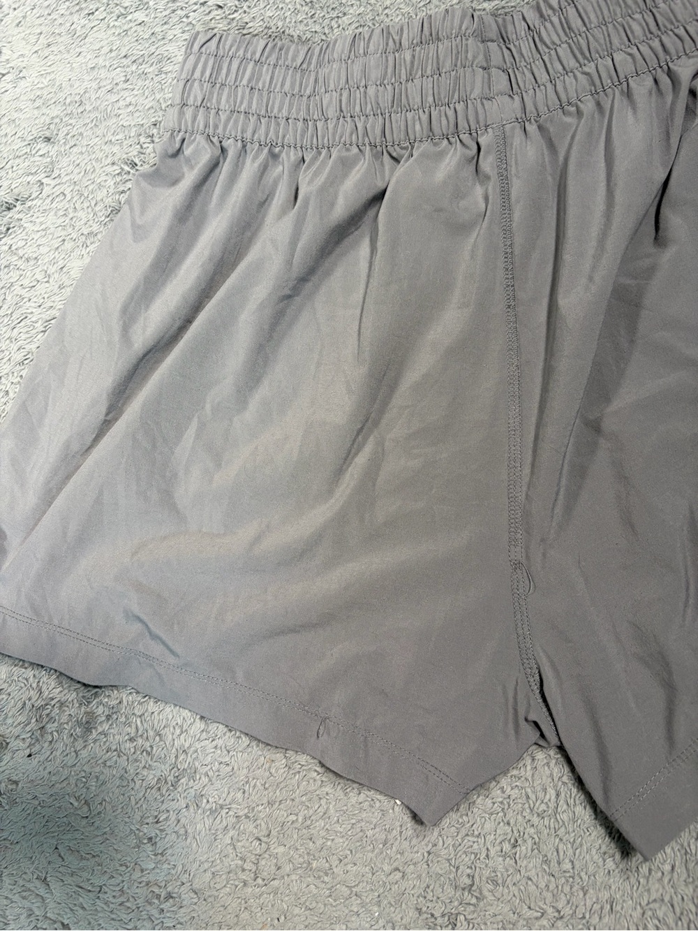 Vuori Light Gray Women's Elastic Waist Shorts large - Picture 4 of 13
